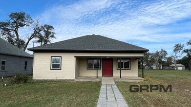 Building Photo - Updated 3-Bed 1-Bath Home