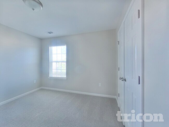 Building Photo - 2020 Universe Ct