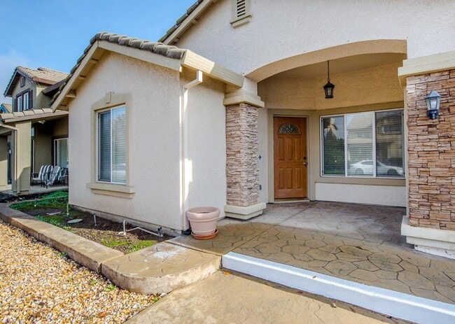 Building Photo - Sycamore Ranch 3 bedroom 2 bath FOR RENT