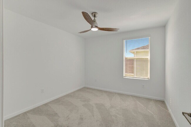 Building Photo - Luxurious Living: Spacious 5-Bedroom Home with Scenic Views in Port Saint Lucie!
