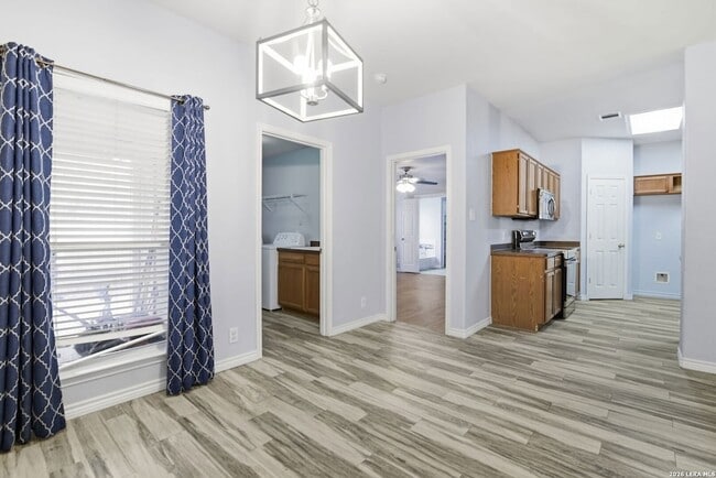 Building Photo - 414 Willow Grove Dr