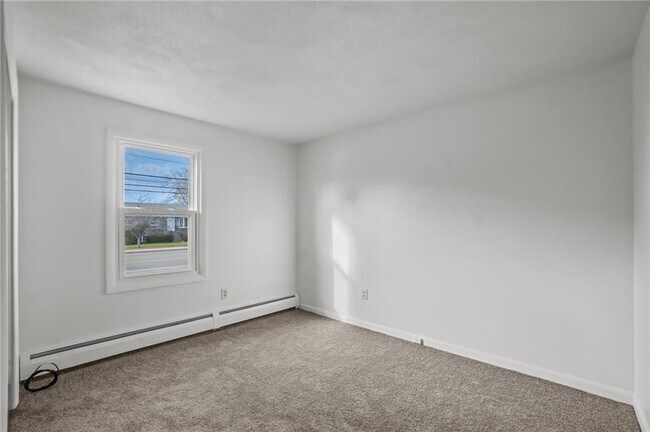 Building Photo - 357-357 Bristol Ferry Rd