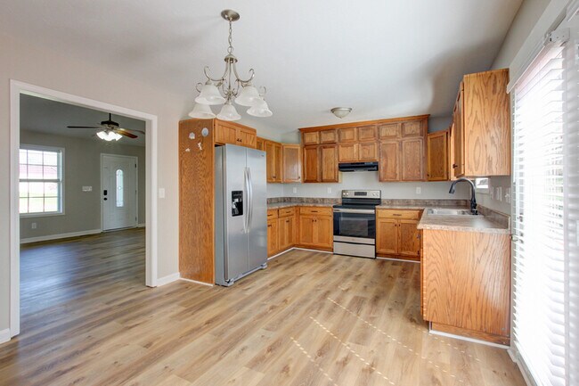 Building Photo - 51 Winding Oaks