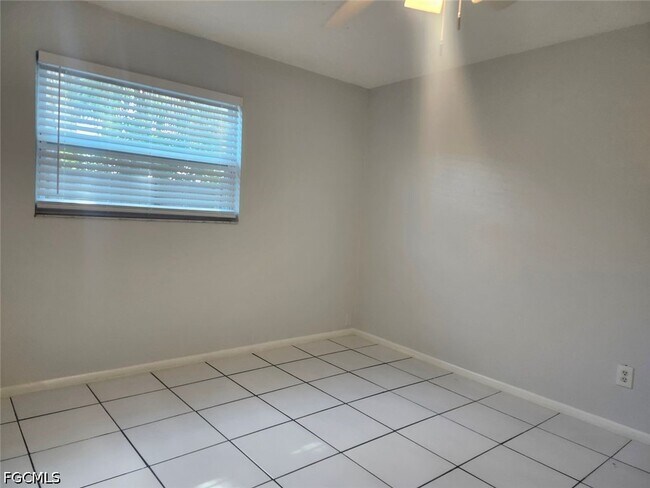 Building Photo - 1901 SE 15th Pl