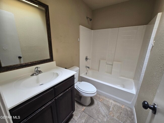 Building Photo - 808 Ballard Shapleigh Pl