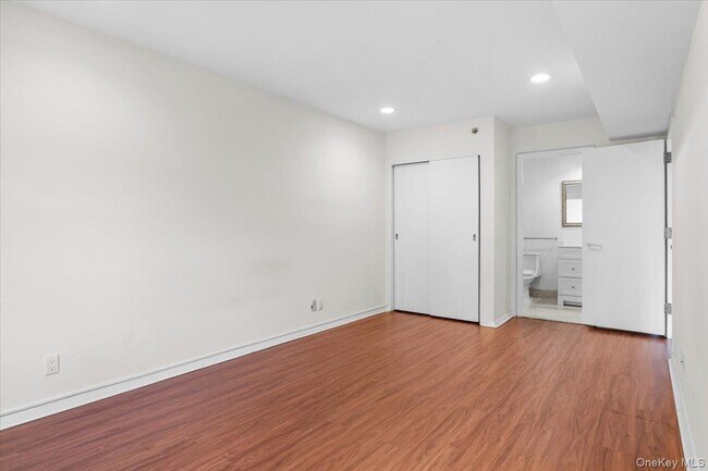 Building Photo - 100 Cutter Mill Rd