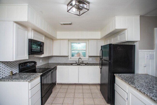 Building Photo - 2702 38th St