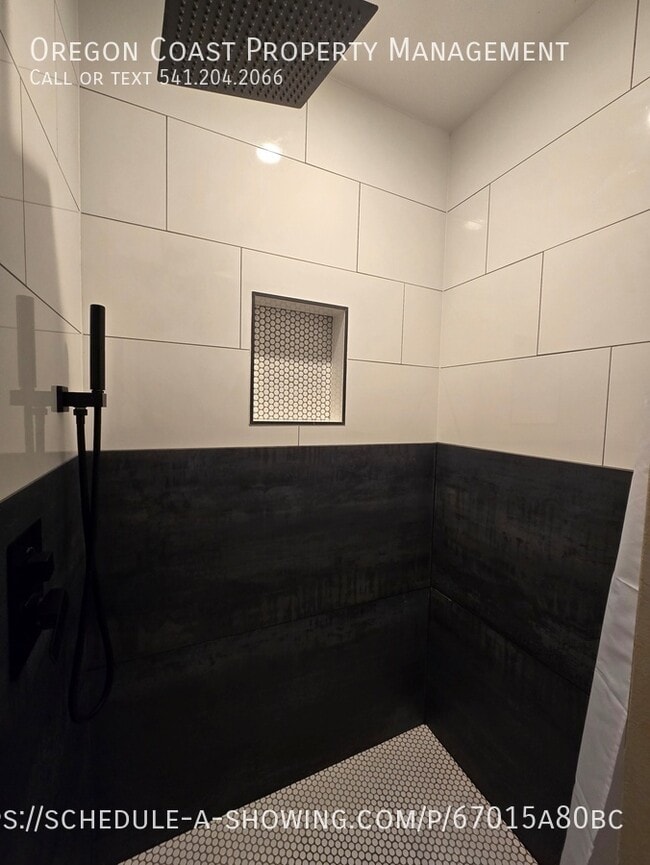 Building Photo - 1870 SE 3rd St