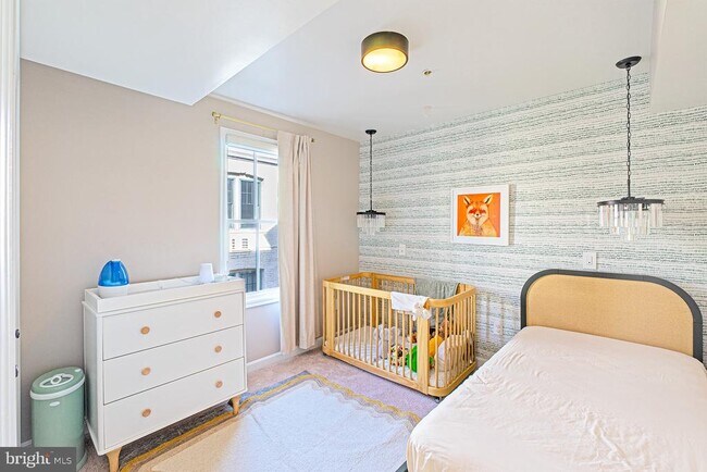 Building Photo - 3350 17th St NW