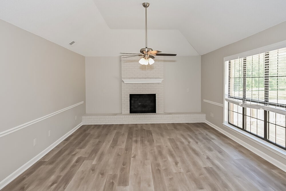 Building Photo - 822 White Pine Dr