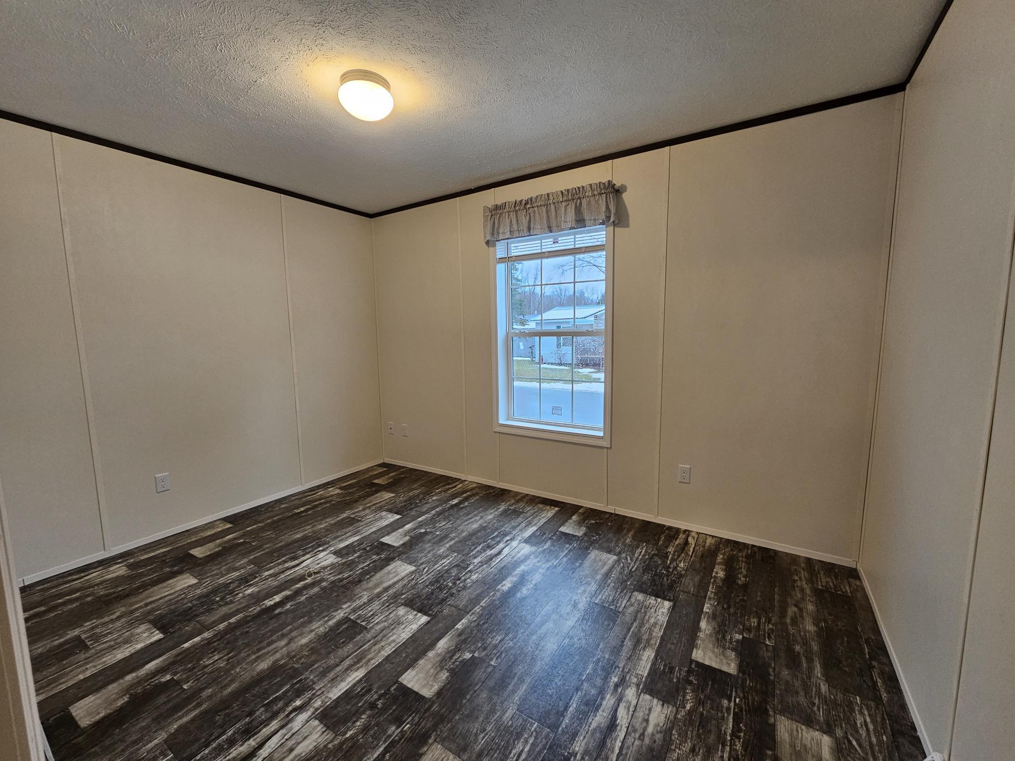 Building Photo - 708 Maple Dr