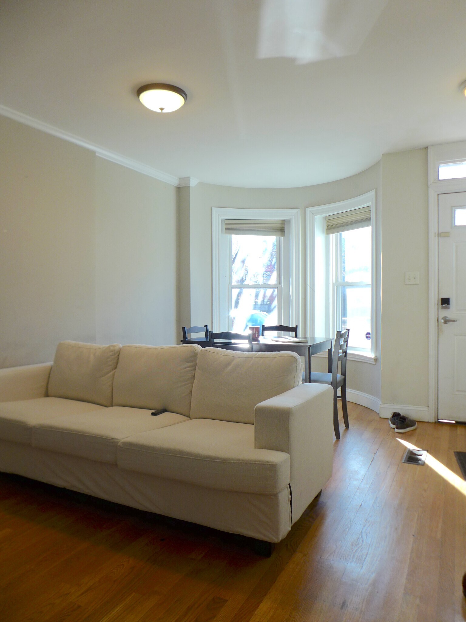 Building Photo - 77 Windsor St