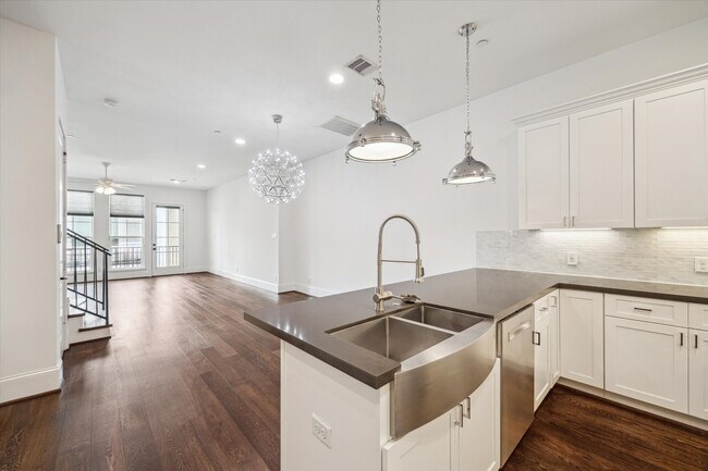 Building Photo - 2509 Dorrington St