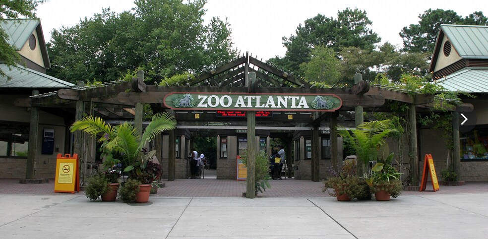 Walking distance to the Zoo Atlanta and the Gateway - 894 Ormewood Ave SE