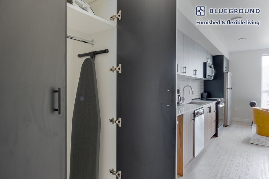 Building Photo - 18004 Midvale Ave N