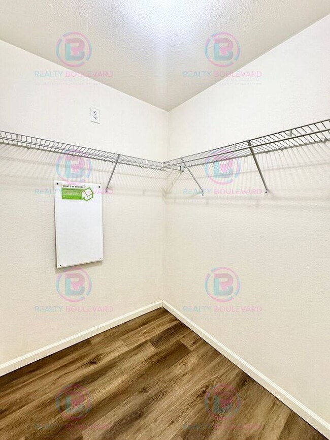 Building Photo - 1/2 Month Free - Look & Lease Same Day!!! Spacious 4-Bedroom 3 Bath, 3 Car Garage Home with Loft,...