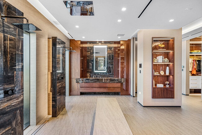 Building Photo - 2934 NE 8th Ave