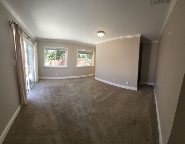 Building Photo - Beautiful, updated home close to Poly and ...