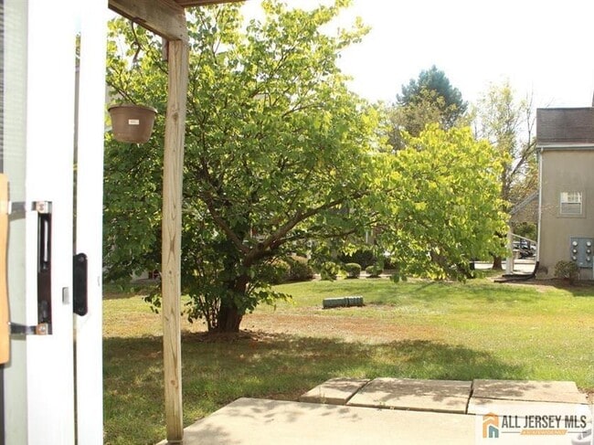 Building Photo - 49 Tanglewood Ct