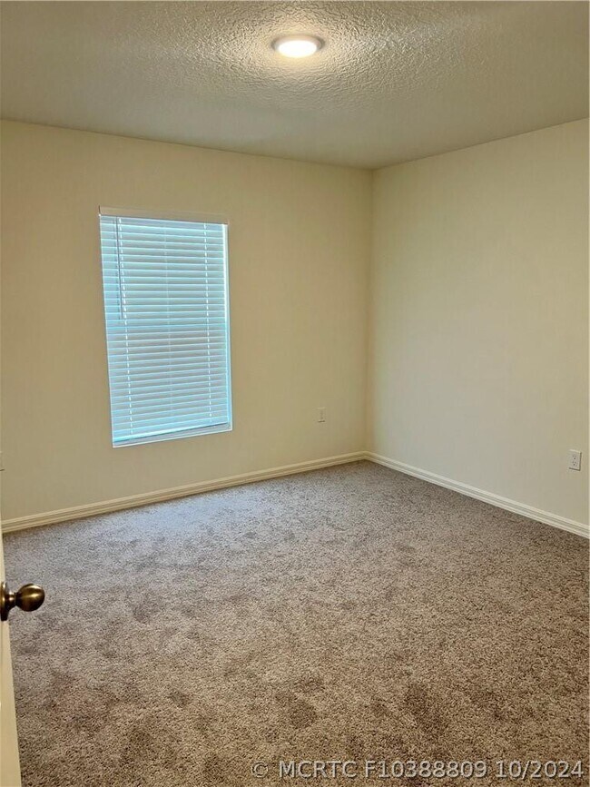 Building Photo - 4067 SW Port St Lucie Blvd