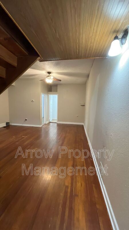 Building Photo - 2829 S 13th St