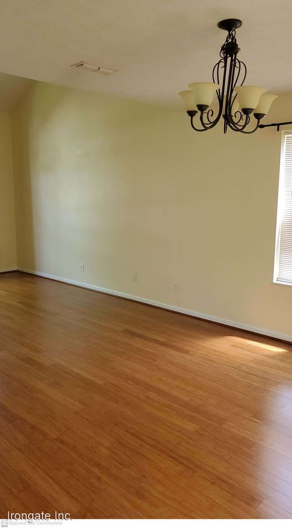 Building Photo - 4 br, 2.5 bath House - 1058 Whitetail Dr
