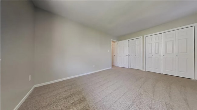 Building Photo - 36 Fairway Ln