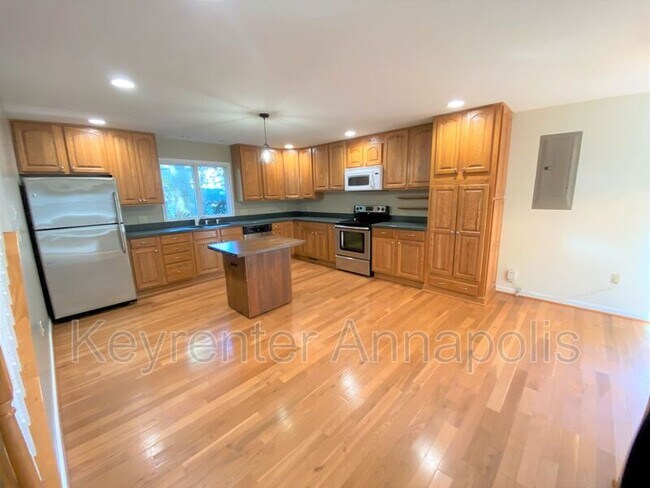 Building Photo - 1161 Green Holly Dr