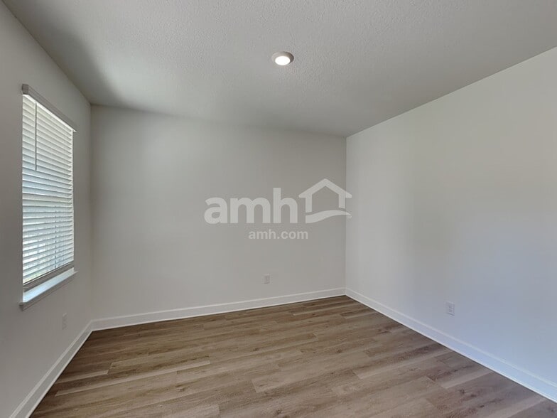 Building Photo - 3204 Carthage Ave