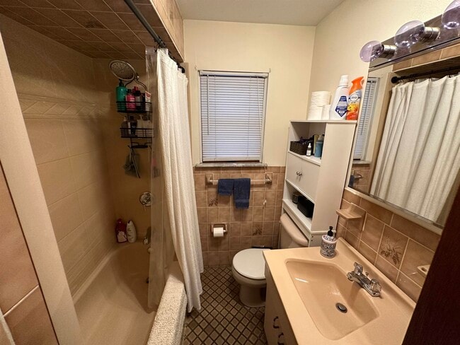 Building Photo - 345 Danforth Ave