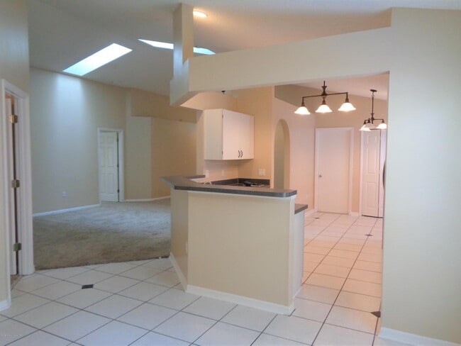 Building Photo - 2600 Alicia Ln