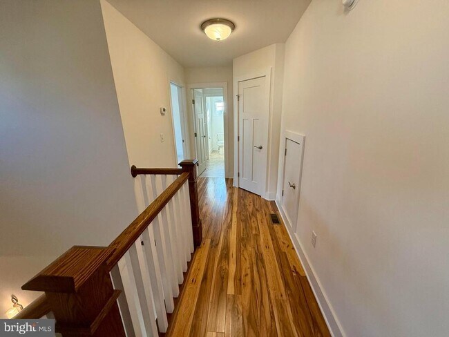 Building Photo - 61 Baybreeze Dr