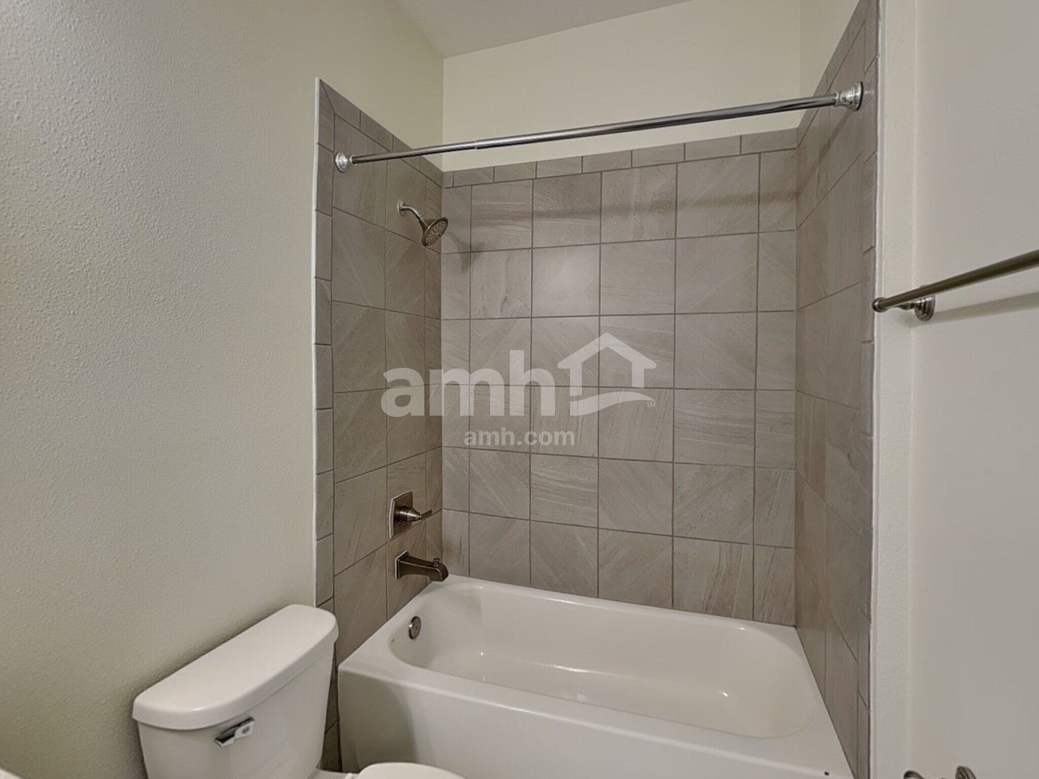 Building Photo - 6117 Voyagers Pl