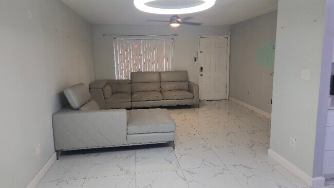 Building Photo - 1809 Garwood Dr