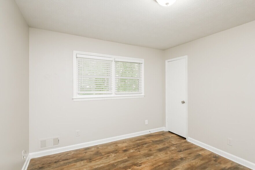 Building Photo - 2264 Old Concord Dr SE