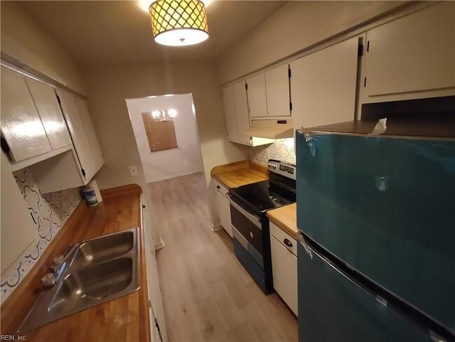 Building Photo - 6080 Camellia Dr