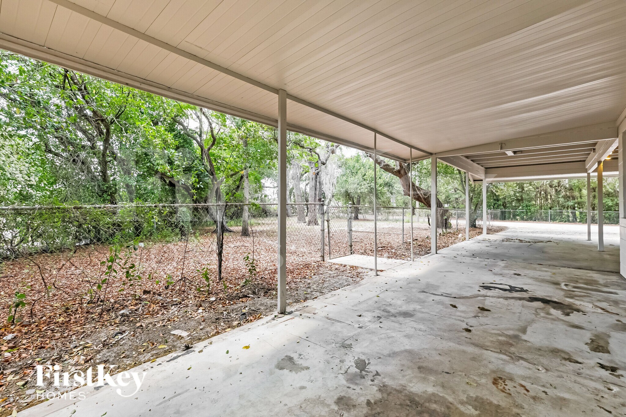 Building Photo - 9305 N Forest Hills Dr