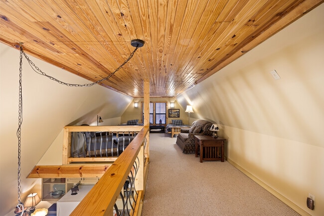 Building Photo - 22 Yeager Dr