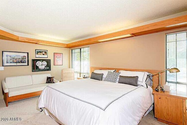 Building Photo - 5225 N 24th St