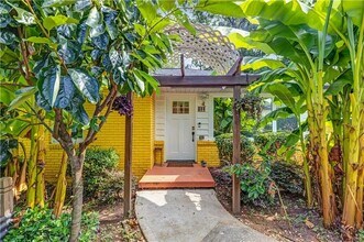 Building Photo - 844 Deckner Ave SW