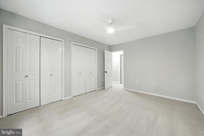 Building Photo - 10198 Cedar Pond Dr