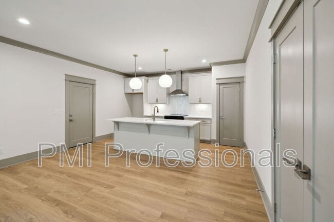 Building Photo - 3419 John Richards Dr