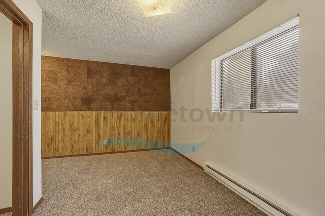 Building Photo - 4424 W Redding Rd