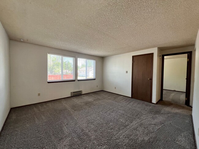 Building Photo - 423 E Dunn St