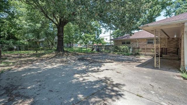 Building Photo - 439 W Main St