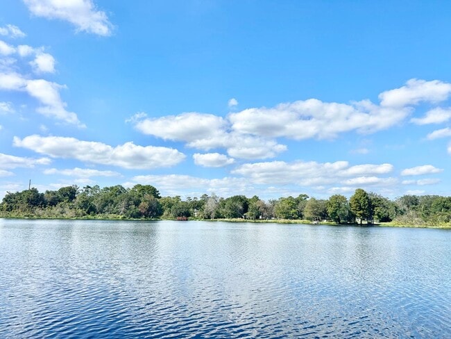 Building Photo - Amazing Dream Home with Water View and Pri...