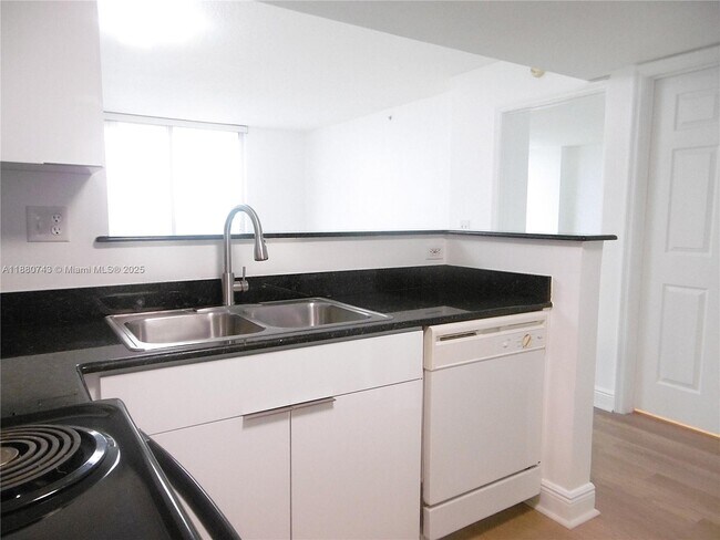 Building Photo - 3000 Coral Wy