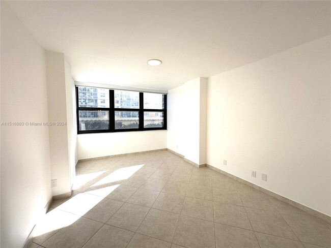 Building Photo - 2301 S Ocean Dr