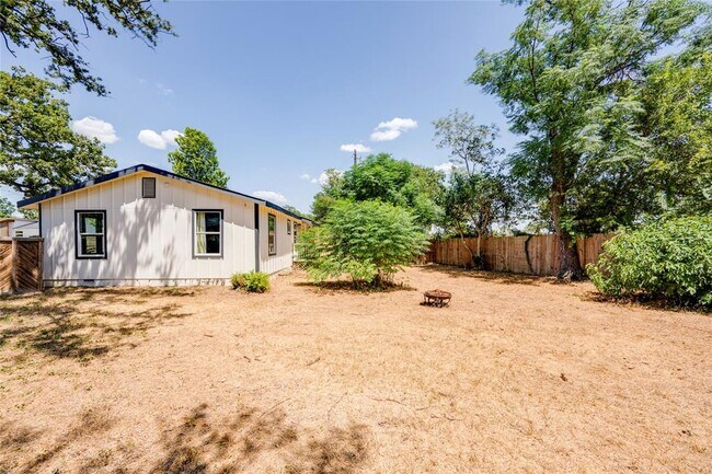 Building Photo - 1400 Marcus Pl