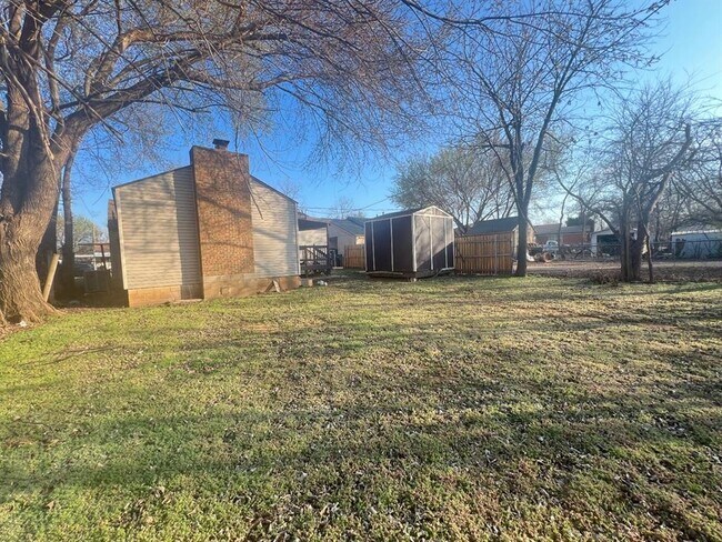 Building Photo - 1817 Breckenridge Dr